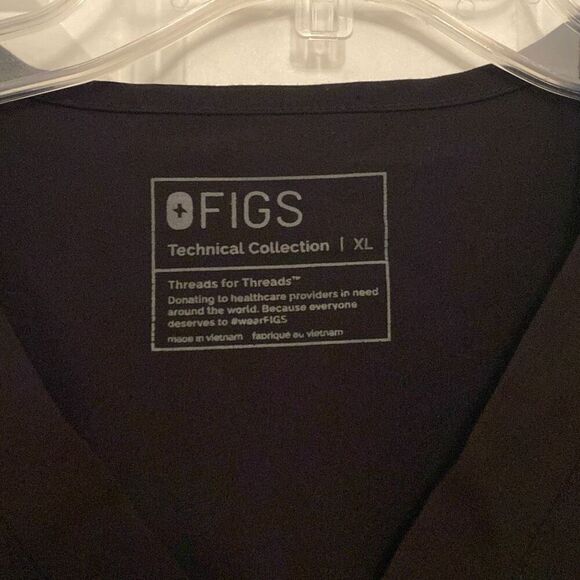 Fig scrub top size extra large  - Picture 2 of 3